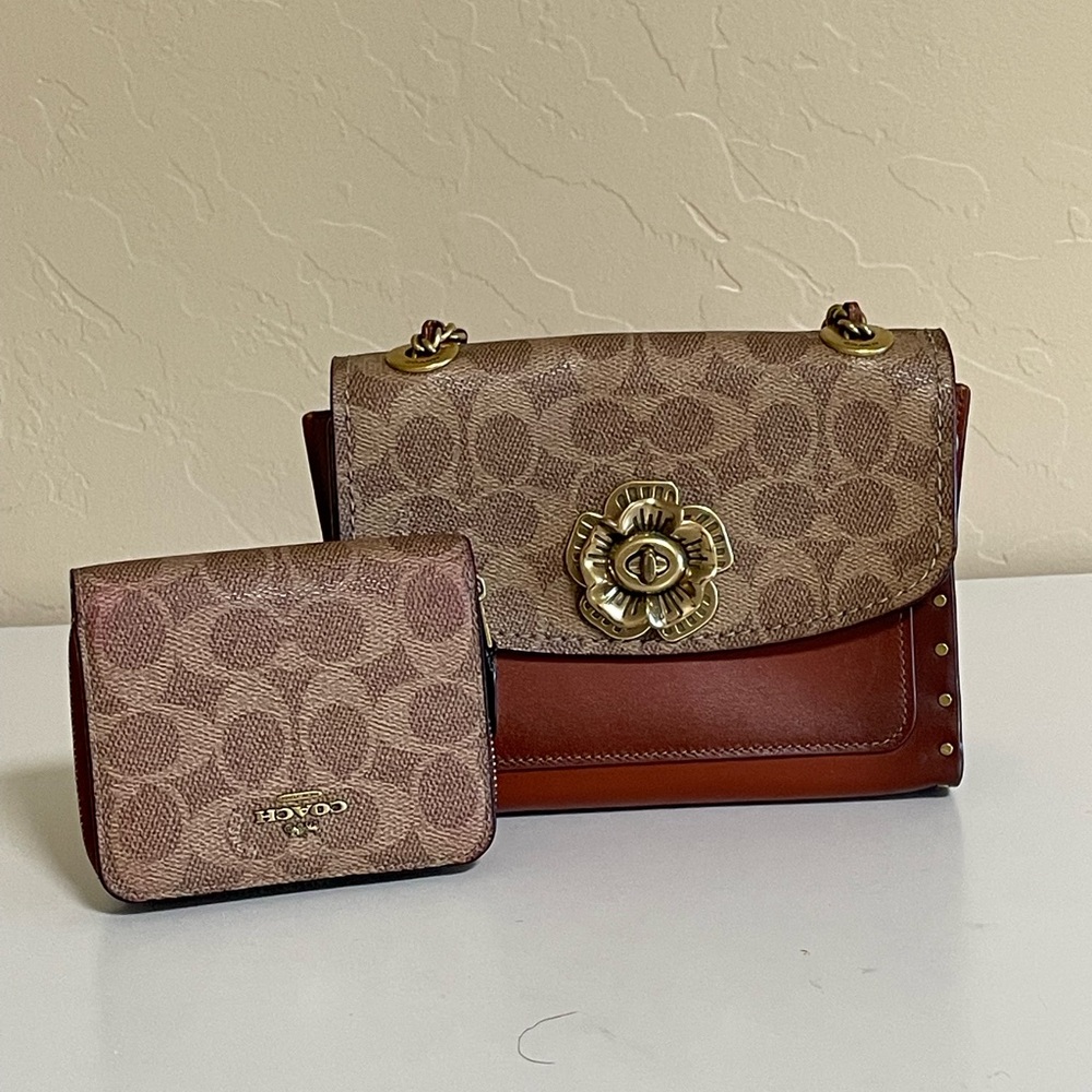 Beautiful Unique Coach Crossbody & Wallet
